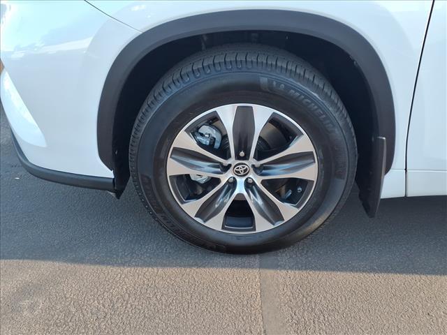 used 2022 Toyota Highlander car, priced at $38,971