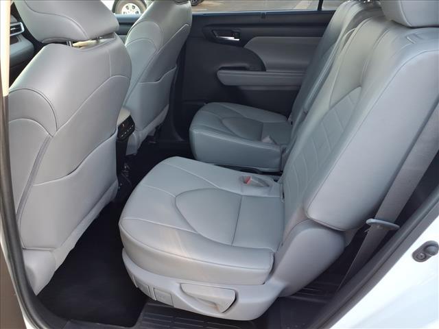 used 2022 Toyota Highlander car, priced at $38,971