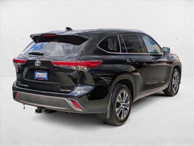 used 2020 Toyota Highlander car, priced at $26,442