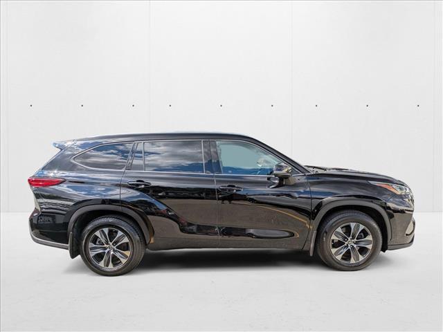 used 2020 Toyota Highlander car, priced at $26,442