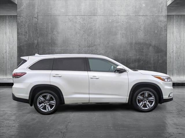 used 2016 Toyota Highlander car, priced at $23,995