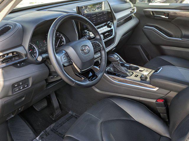 used 2021 Toyota Highlander car, priced at $31,995