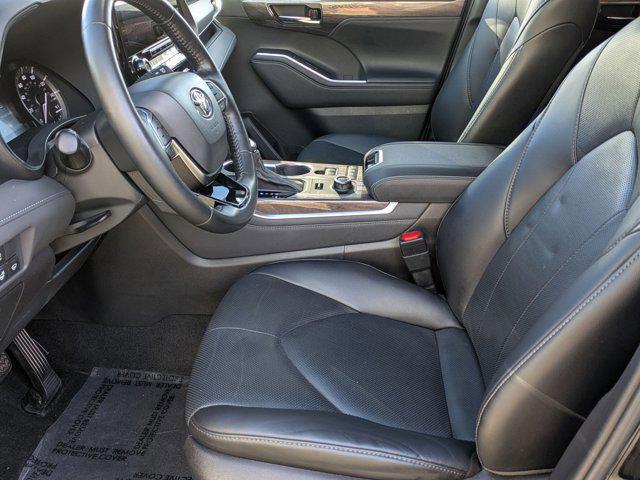 used 2021 Toyota Highlander car, priced at $31,995