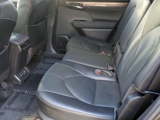 used 2021 Toyota Highlander car, priced at $31,995