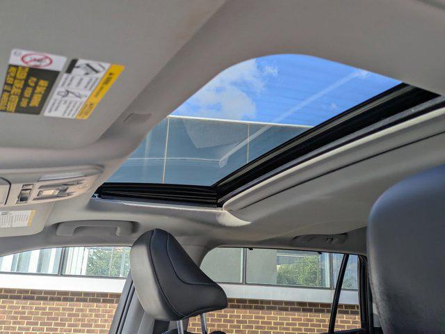 used 2021 Toyota Highlander car, priced at $31,995