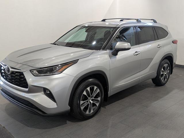 used 2021 Toyota Highlander car, priced at $35,599