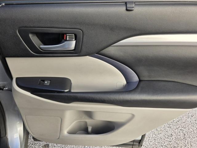 used 2017 Toyota Highlander car, priced at $19,447
