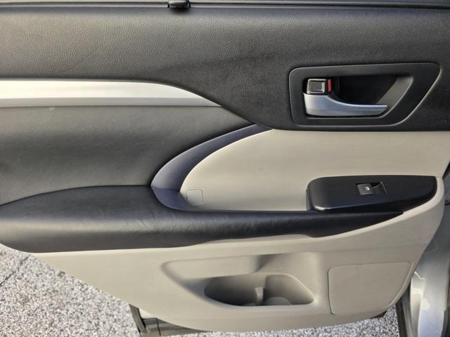 used 2017 Toyota Highlander car, priced at $19,447