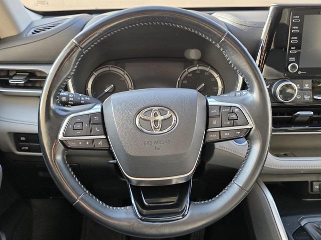 used 2021 Toyota Highlander Hybrid car, priced at $29,999