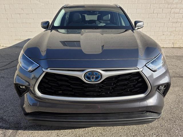 used 2021 Toyota Highlander Hybrid car, priced at $29,999