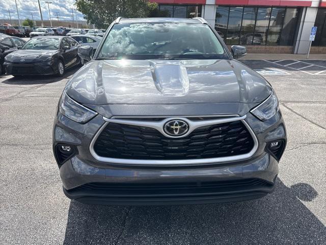 new 2025 Toyota Highlander car, priced at $48,222