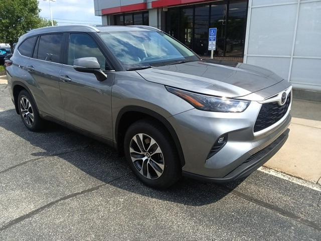 new 2025 Toyota Highlander car, priced at $48,107