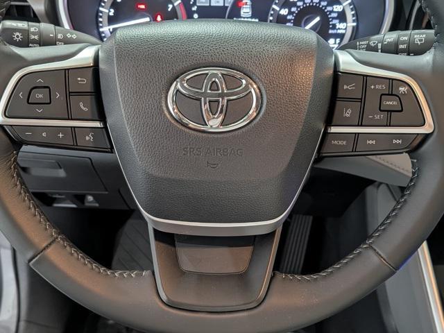 used 2022 Toyota Highlander car, priced at $39,499