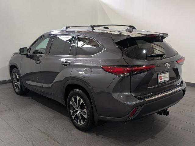 used 2022 Toyota Highlander car, priced at $39,499
