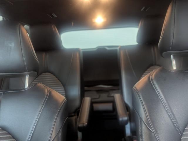 used 2022 Toyota Highlander car, priced at $34,392