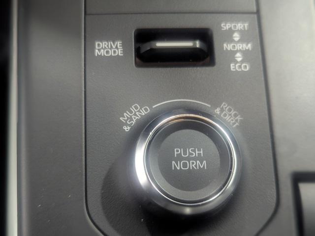used 2022 Toyota Highlander car, priced at $34,392
