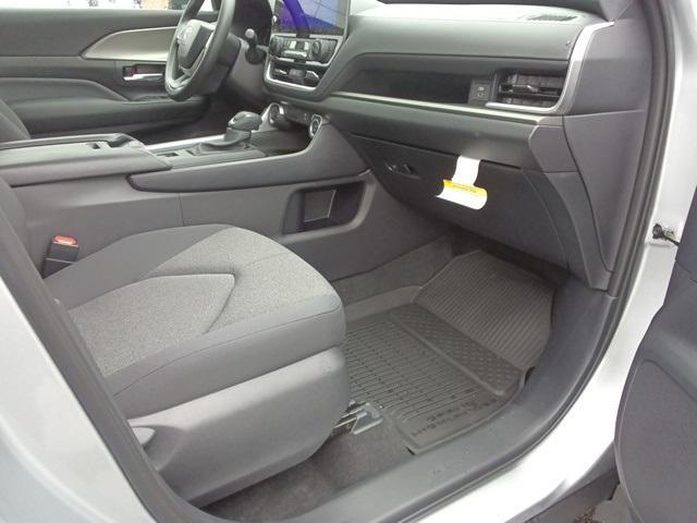 new 2025 Toyota Highlander car, priced at $43,193