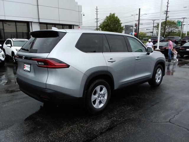 new 2025 Toyota Highlander car, priced at $43,193