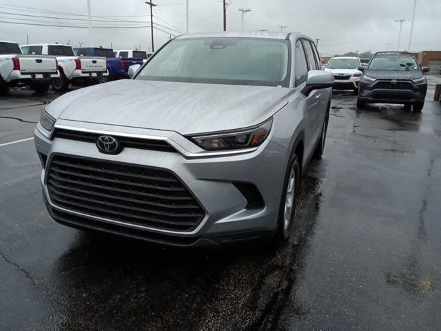 new 2025 Toyota Highlander car, priced at $43,193