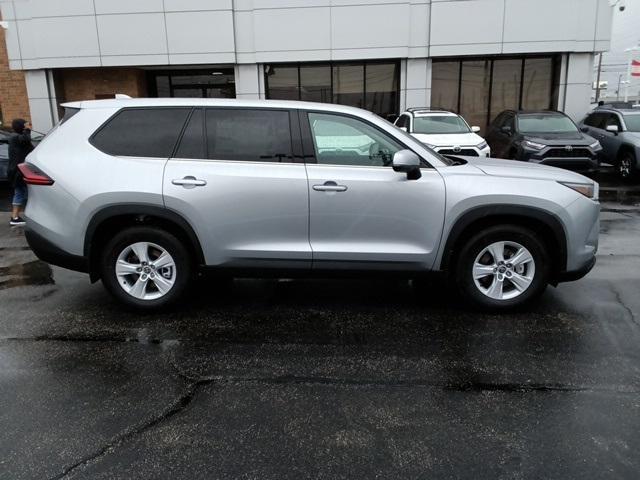 new 2025 Toyota Highlander car, priced at $43,193