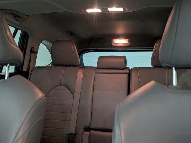 used 2022 Toyota Highlander car, priced at $39,999