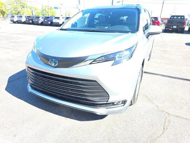 new 2025 Toyota Sienna car, priced at $50,310