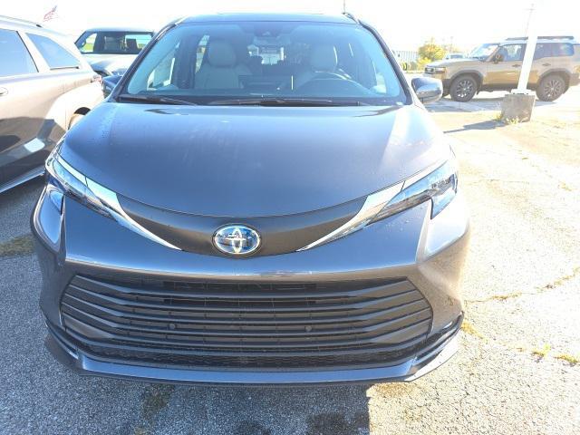 new 2025 Toyota Sienna car, priced at $48,590