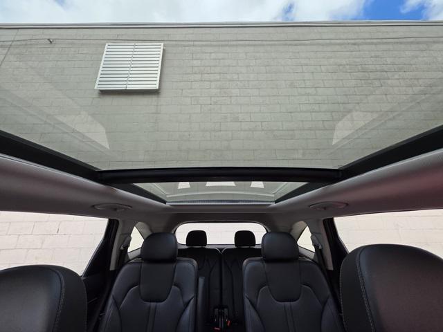 used 2023 Kia Sorento car, priced at $33,997