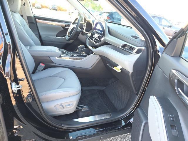 new 2026 Toyota Highlander car, priced at $54,808