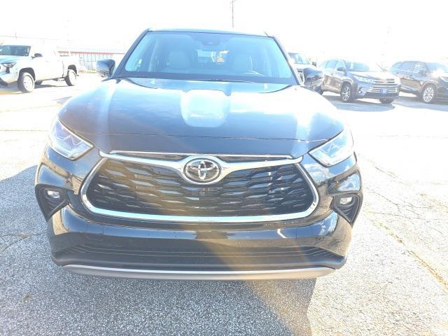 new 2026 Toyota Highlander car, priced at $54,808