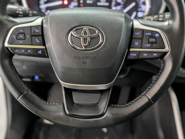 used 2022 Toyota Highlander car, priced at $43,799