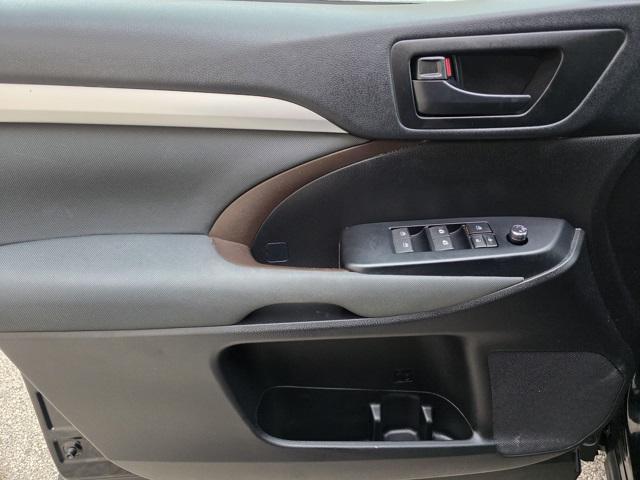 used 2019 Toyota Highlander car, priced at $20,015