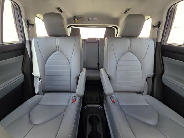 used 2022 Toyota Highlander car, priced at $34,450