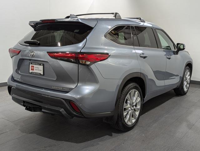 used 2022 Toyota Highlander car, priced at $43,179