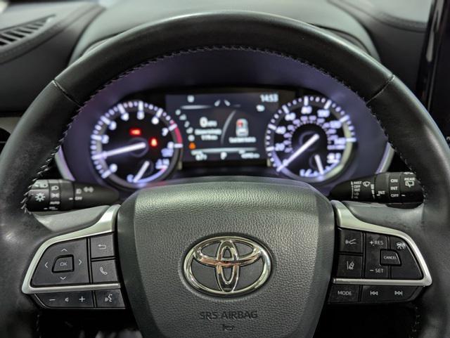 used 2022 Toyota Highlander car, priced at $43,179