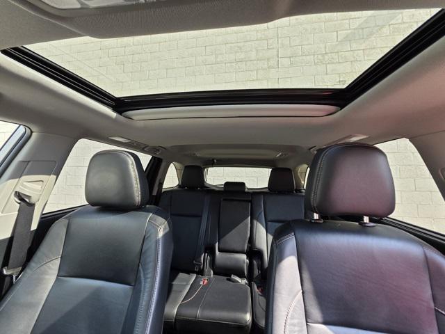 used 2019 Toyota Highlander car, priced at $26,999