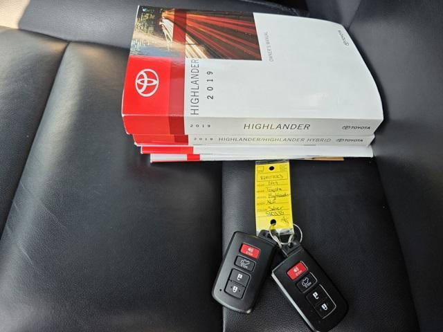 used 2019 Toyota Highlander car, priced at $26,999