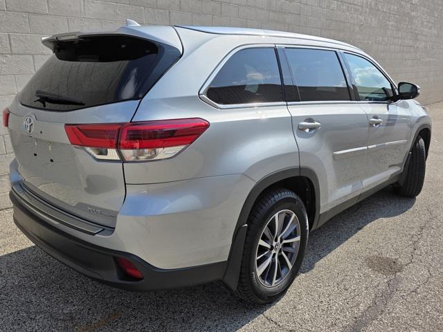 used 2019 Toyota Highlander car, priced at $26,999