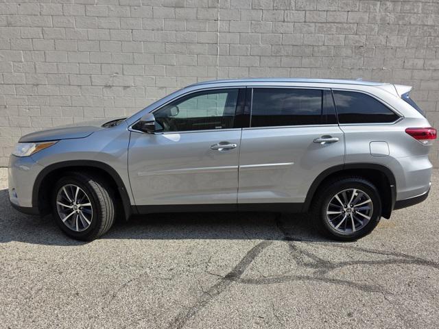 used 2019 Toyota Highlander car, priced at $26,999