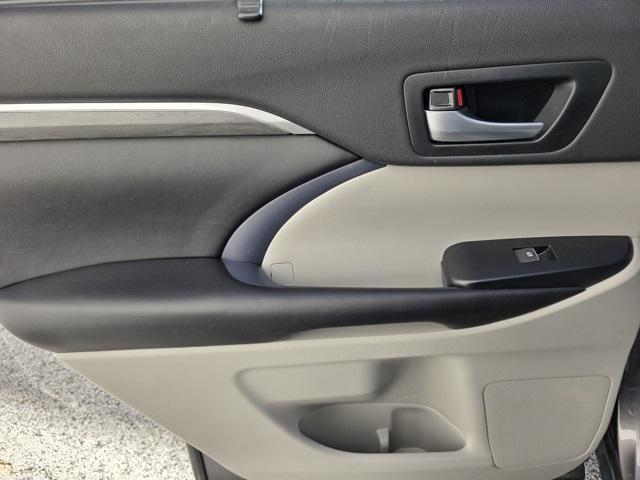 used 2018 Toyota Highlander car, priced at $28,862