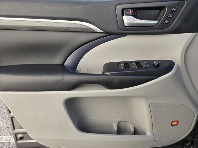 used 2018 Toyota Highlander car, priced at $28,862