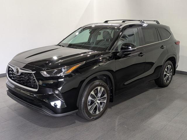 used 2023 Toyota Highlander car, priced at $45,399