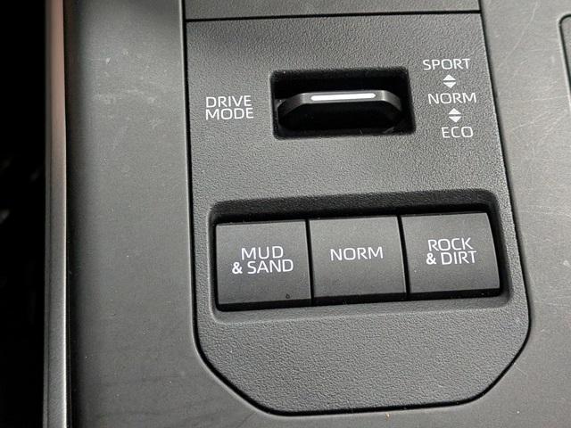 used 2023 Toyota Highlander car, priced at $45,399