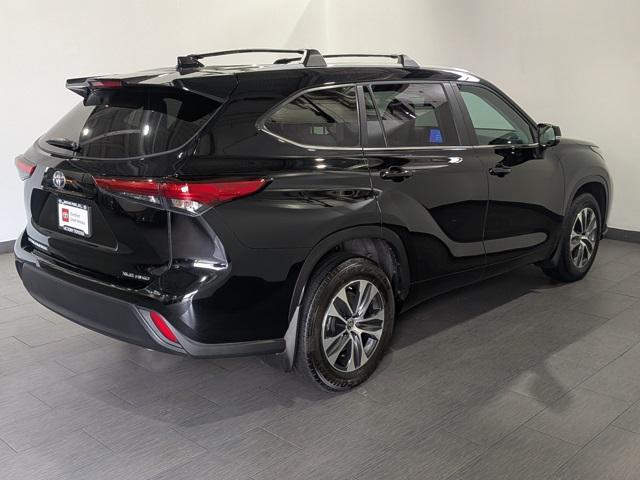 used 2023 Toyota Highlander car, priced at $45,399