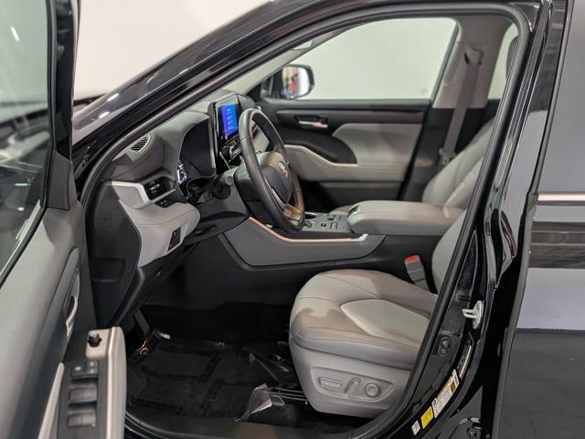used 2023 Toyota Highlander car, priced at $45,399