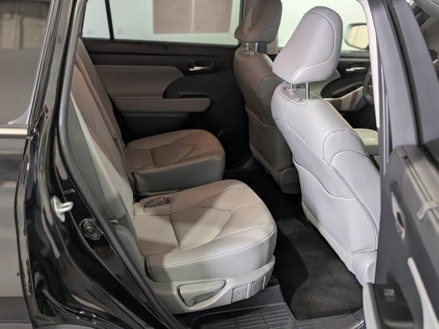 used 2023 Toyota Highlander car, priced at $45,399