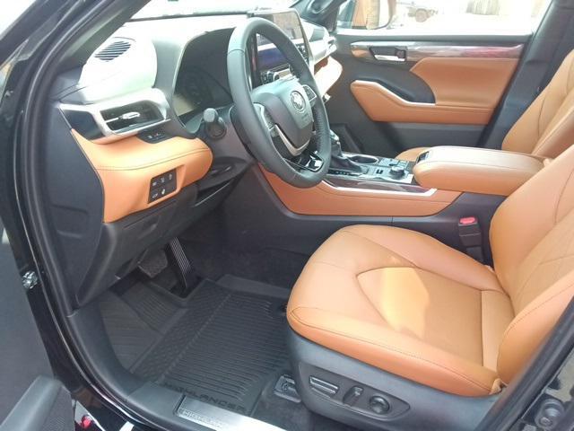 new 2025 Toyota Highlander car, priced at $55,517