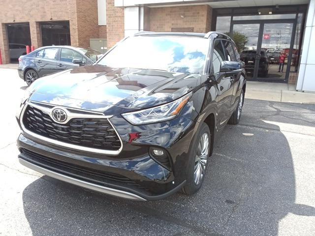 new 2025 Toyota Highlander car, priced at $55,517