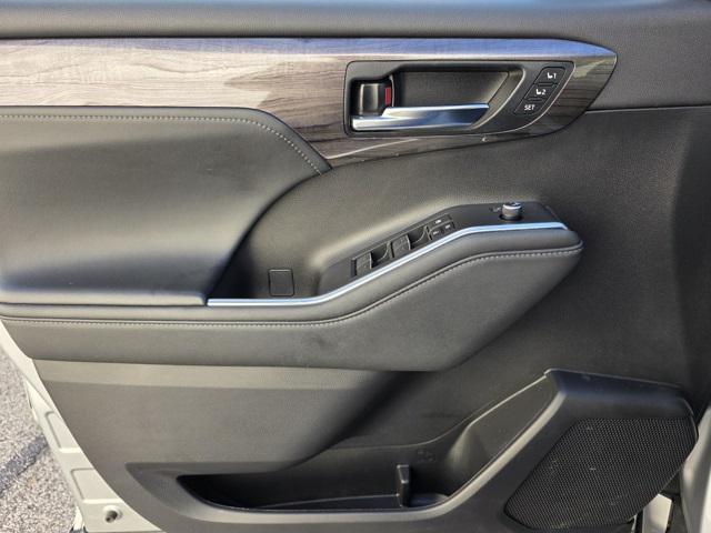 used 2023 Toyota Highlander car, priced at $45,441