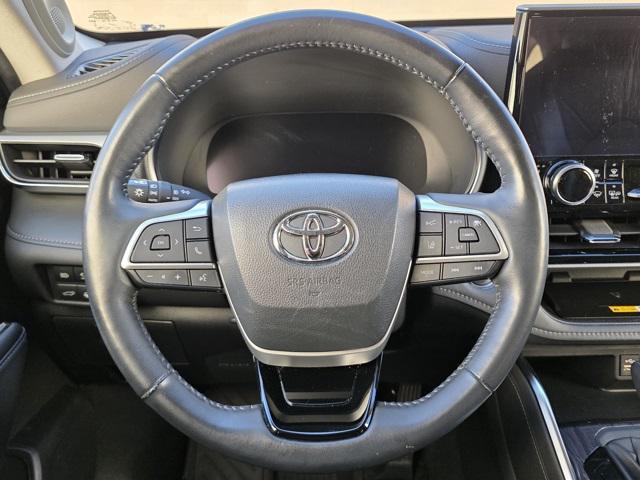 used 2023 Toyota Highlander car, priced at $45,441